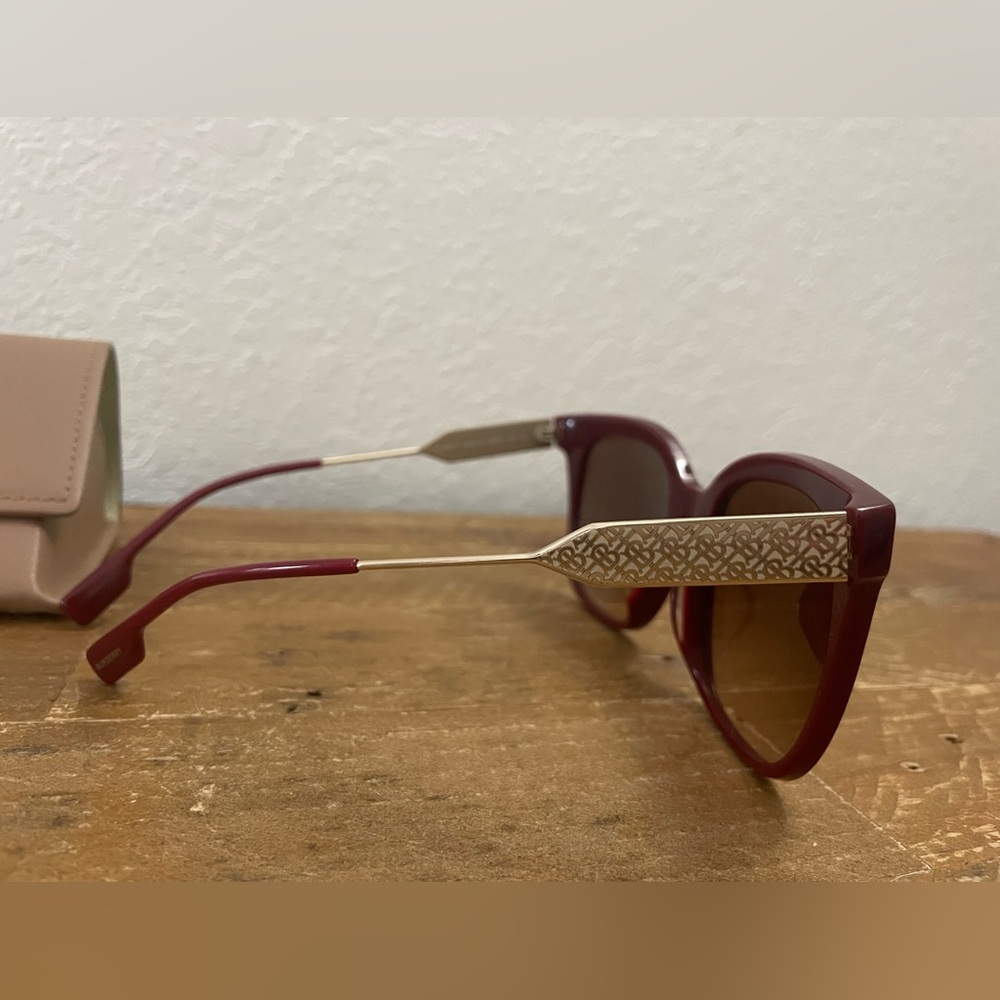 Burberry Sunglasses New - Picture 5 of 13